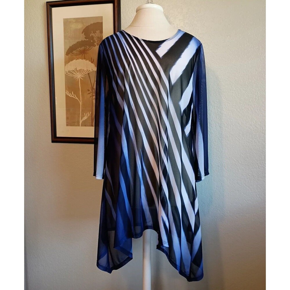 Chico's Travelers Size 2/ L Rhapsody Mesh Top Tunic Blue Black White Shark Bite.